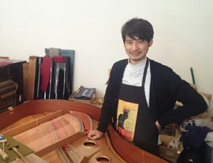 調律師：小原直樹　日本ピアノ調律師協会会員　1級ピアノ調律技能士